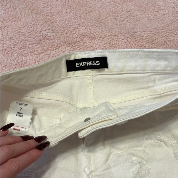 Express Cream/ White Distressed Jean Shorts - Picture 4 of 4
